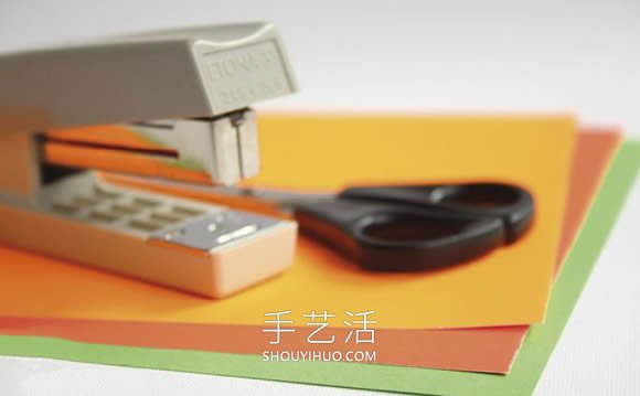 簡單卡紙手工制作萬圣節(jié)南瓜裝飾的教程 -  itrip.net.cn