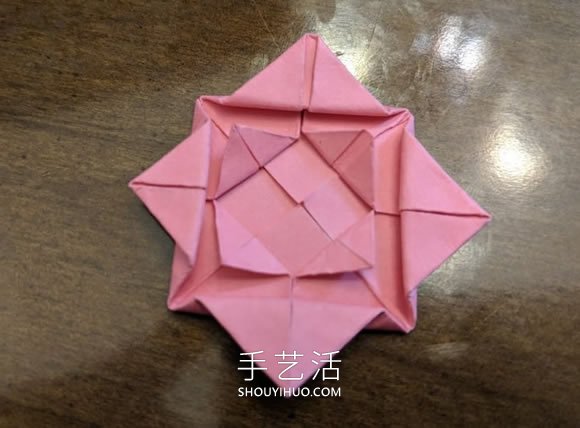 手工折紙扁平玫瑰花和葉子的折法圖解 -  itrip.net.cn