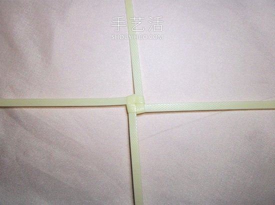 塑料包裝帶編織玫瑰花的方法圖解教程 -  itrip.net.cn
