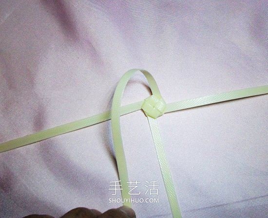 塑料包裝帶編織玫瑰花的方法圖解教程 -  itrip.net.cn