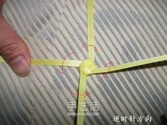 塑料包裝帶編織玫瑰花的方法圖解教程 -  itrip.net.cn
