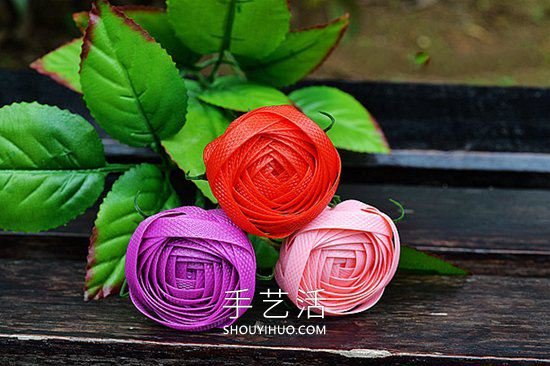 塑料包裝帶編織玫瑰花的方法圖解教程 -  itrip.net.cn