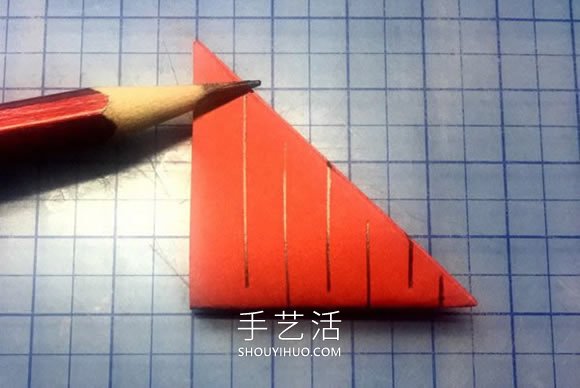 彩紙剪紙手工制作紙拉花掛飾的做法教程 -  itrip.net.cn
