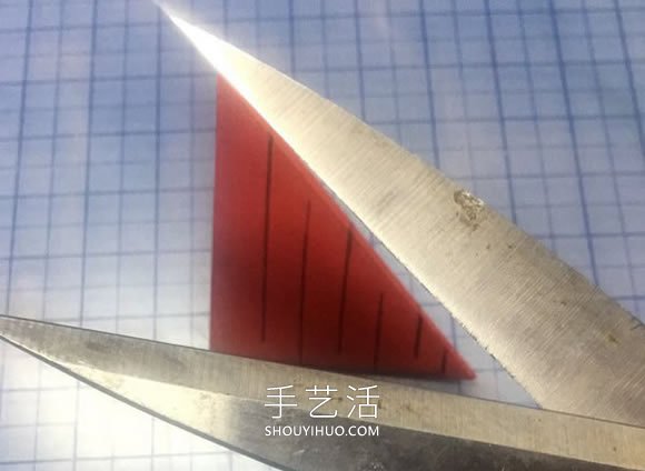 彩紙剪紙手工制作紙拉花掛飾的做法教程 -  itrip.net.cn