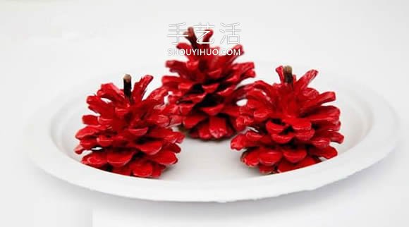 幼兒簡(jiǎn)單手工制作松果紅蘋(píng)果的做法教程 -  itrip.net.cn