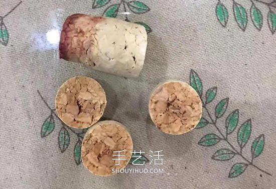 自制麻繩花瓶的方法 簡(jiǎn)單的紅酒瓶再利用！ -  itrip.net.cn