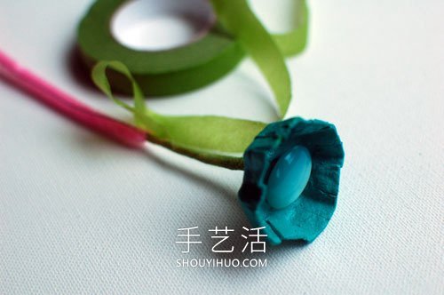 自制雞蛋托插花裝飾品的方法圖解教程 -  itrip.net.cn