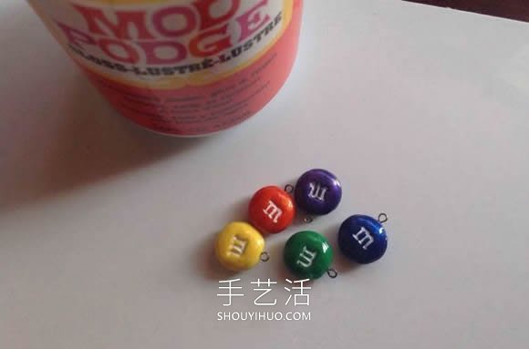自制粘土mm巧克力豆項(xiàng)鏈的方法圖解教程 -  itrip.net.cn