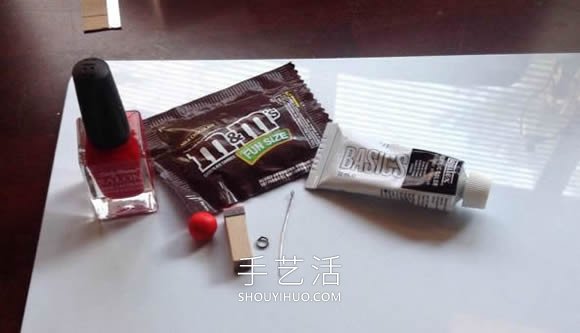 自制粘土mm巧克力豆項(xiàng)鏈的方法圖解教程 -  itrip.net.cn