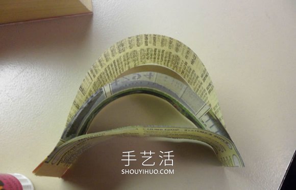舊書(shū)手工制作立體愛(ài)心裝飾的做法教程 -  itrip.net.cn