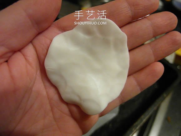 自制逼真的粘土水母的方法圖解教程 -  itrip.net.cn