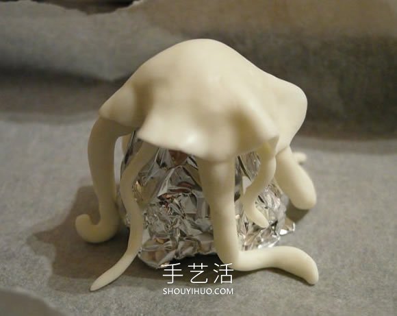 自制逼真的粘土水母的方法圖解教程 -  itrip.net.cn