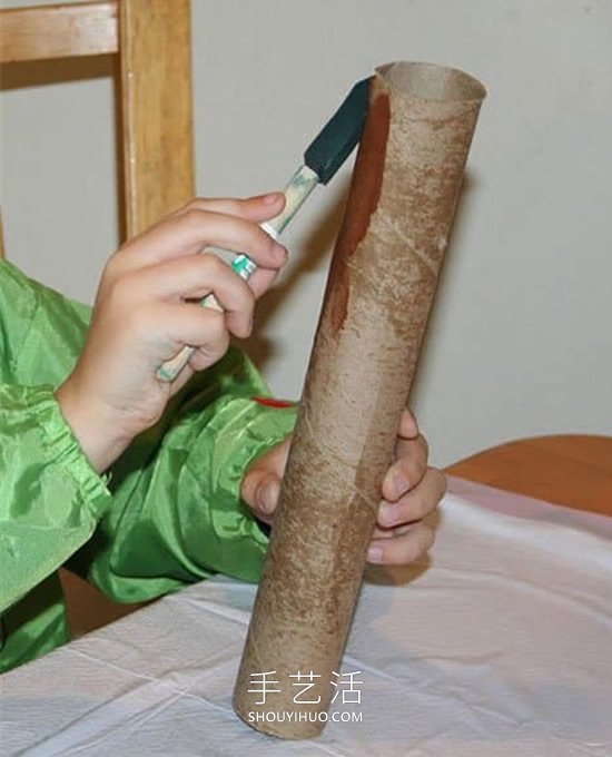幼兒園用保鮮膜筒制作秋天大樹的做法教程 -  itrip.net.cn