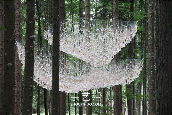 5000塑膠水滴DIY宛如絕美水晶吊燈的裝置藝術 -  itrip.net.cn