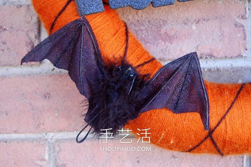 簡單自制萬圣節(jié)花環(huán)裝飾的方法圖解教程 -  itrip.net.cn