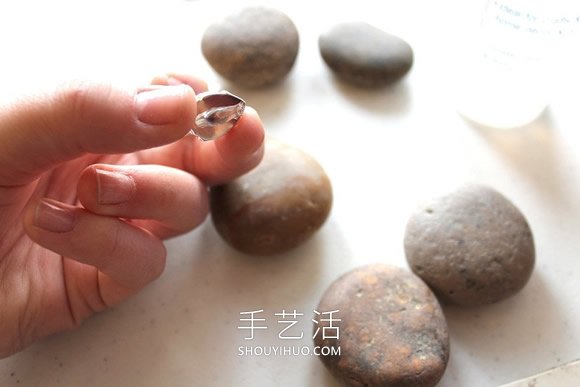 鵝卵石手工制作鎮(zhèn)紙的做法教程 -  itrip.net.cn