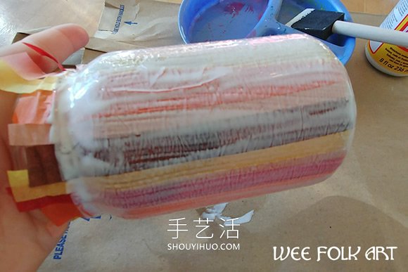玻璃瓶粘貼彩色薄紙 制作秋季風(fēng)花瓶的做法 -  itrip.net.cn