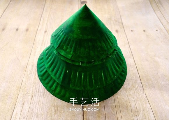 幼兒園手工制作立體紙盤(pán)圣誕樹(shù)的做法教程 -  itrip.net.cn