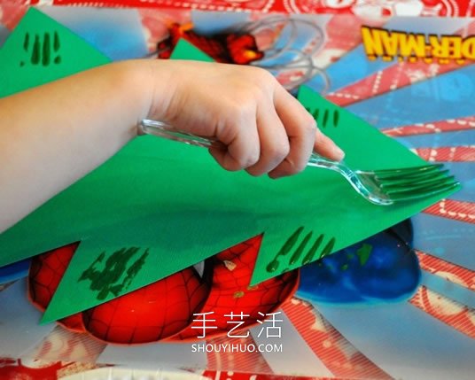 幼兒園手工制作卡紙圣誕樹的做法簡(jiǎn)單又好玩 -  itrip.net.cn