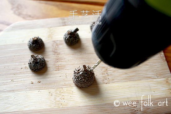 羊毛氈橡子的制作方法 掛起來就像一道彩虹！ -  itrip.net.cn