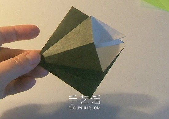 簡單折紙立體圣誕樹的折法詳細步驟圖 -  itrip.net.cn