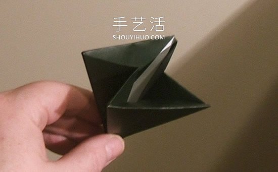 簡單折紙立體圣誕樹的折法詳細步驟圖 -  itrip.net.cn