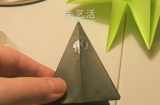 簡單折紙立體圣誕樹的折法詳細步驟圖 -  itrip.net.cn