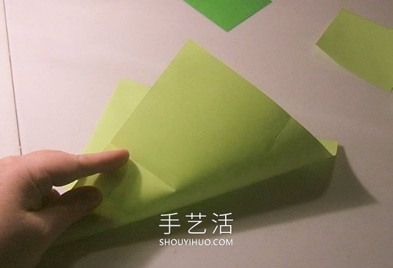 簡單折紙立體圣誕樹的折法詳細步驟圖 -  itrip.net.cn