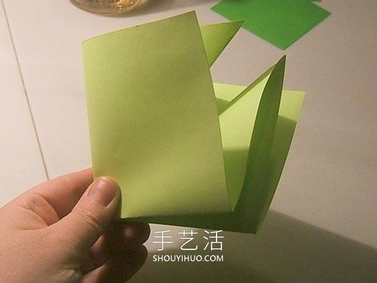 簡單折紙立體圣誕樹的折法詳細步驟圖 -  itrip.net.cn