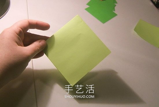 簡單折紙立體圣誕樹的折法詳細步驟圖 -  itrip.net.cn