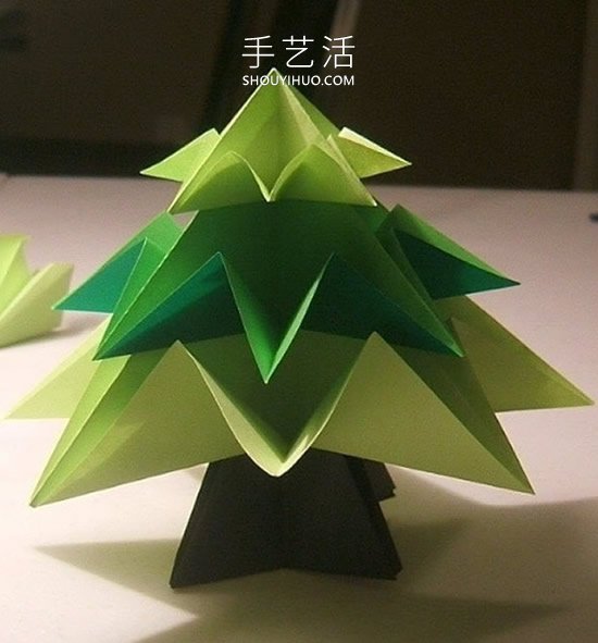簡單折紙立體圣誕樹的折法詳細步驟圖 -  itrip.net.cn
