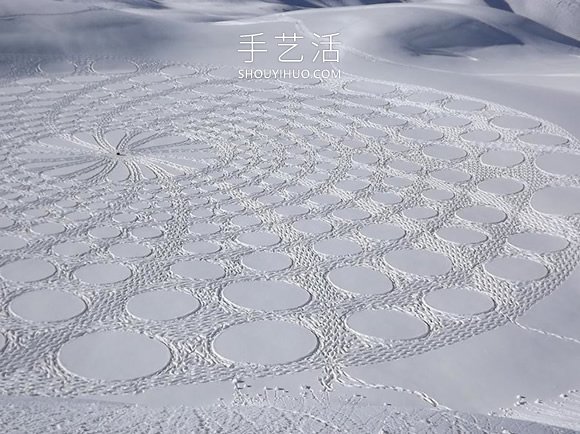 雪花地上飄？法國藝術(shù)家踩出冬季“踩雪畫” -  itrip.net.cn