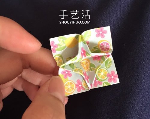 兒童簡單折紙四角花的折法圖解教程 -  itrip.net.cn