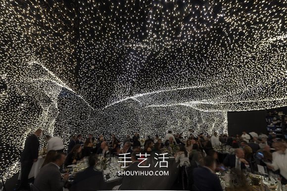 被25萬(wàn)盞LED燈包圍的餐廳 提供非凡用餐體驗(yàn) -  itrip.net.cn