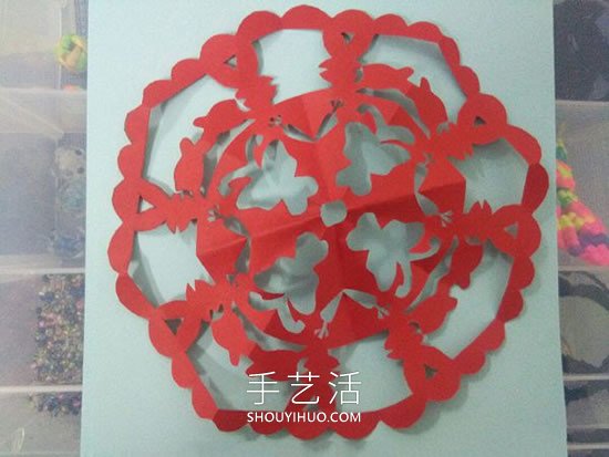 春節(jié)團花剪紙的折疊方法和剪紙方法圖解 -  itrip.net.cn