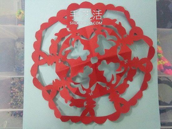 春節(jié)團花剪紙的折疊方法和剪紙方法圖解 -  itrip.net.cn