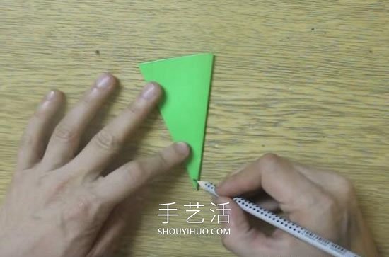 手工六折團(tuán)花的剪紙方法圖解教程 -  itrip.net.cn