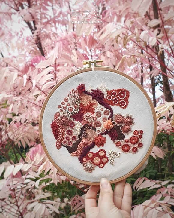 抽象刺繡作品：繡出苔蘚、地衣等的有機(jī)紋理 -  itrip.net.cn