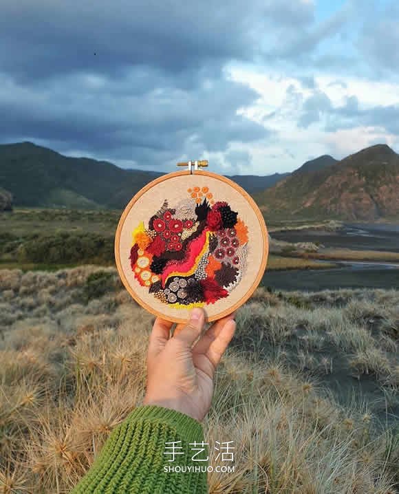 抽象刺繡作品：繡出苔蘚、地衣等的有機(jī)紋理 -  itrip.net.cn