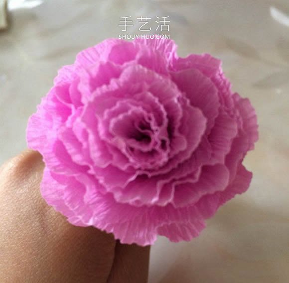 皺紋紙手工制作母親節(jié)康乃馨花的做法教程 -  itrip.net.cn
