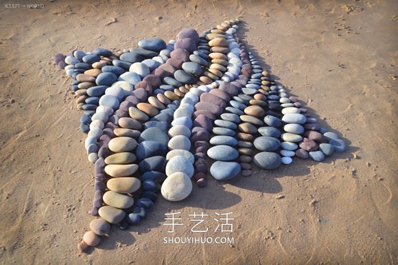 海灘上的拼搭藝術(shù)！令人賞心悅目的石頭拼畫 -  itrip.net.cn