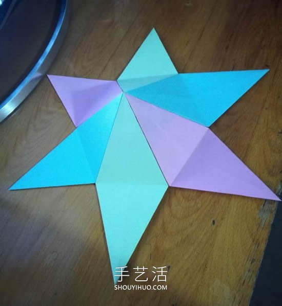 簡(jiǎn)單手工折紙立體六角星的折法圖解教程 -  itrip.net.cn