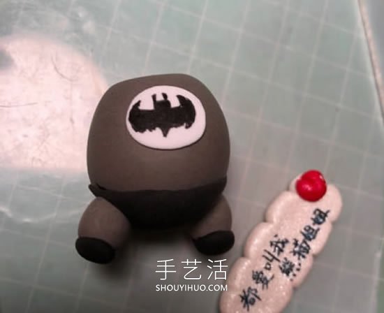 超輕粘土手工制作卡通蝙蝠俠的做法教程 -  itrip.net.cn