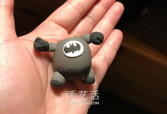 超輕粘土手工制作卡通蝙蝠俠的做法教程 -  itrip.net.cn