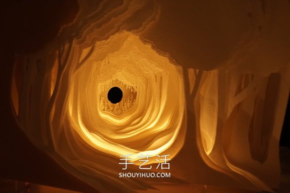 由數(shù)十張紙制作而成的立體城市和森林紙雕 -  itrip.net.cn