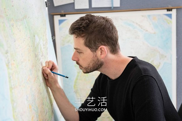 5年時間！Anton Thomas繪制巨型彩色鉛筆地圖 -  itrip.net.cn