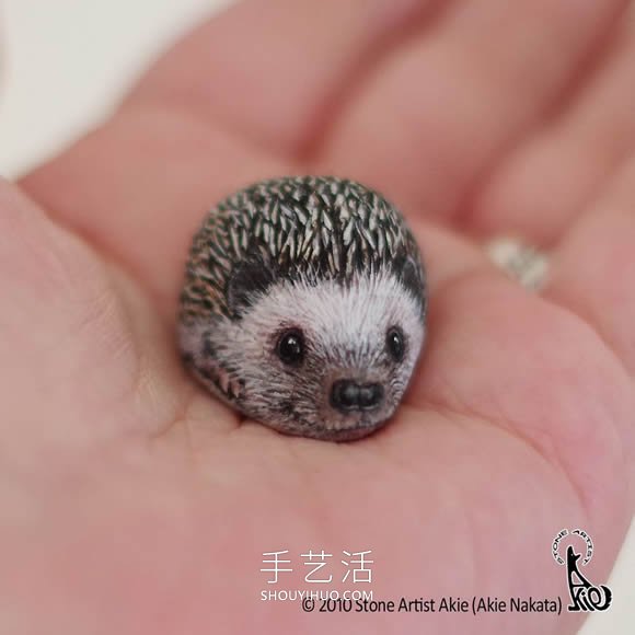 日本藝術(shù)家將普通石頭轉(zhuǎn)變?yōu)楦叨缺普娴膭游?-  itrip.net.cn