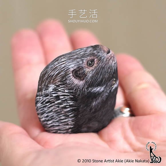 日本藝術(shù)家將普通石頭轉(zhuǎn)變?yōu)楦叨缺普娴膭游?-  itrip.net.cn