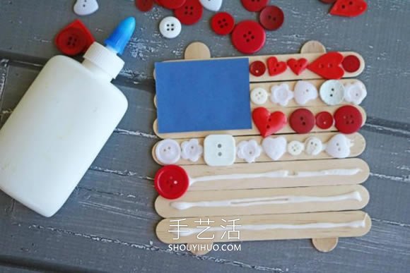 幼兒園手工制作國慶節(jié)國旗裝飾的做法教程 -  itrip.net.cn