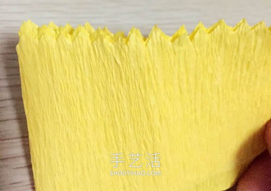 康乃馨皺紋紙花的手工制作方法圖解教程 -  itrip.net.cn